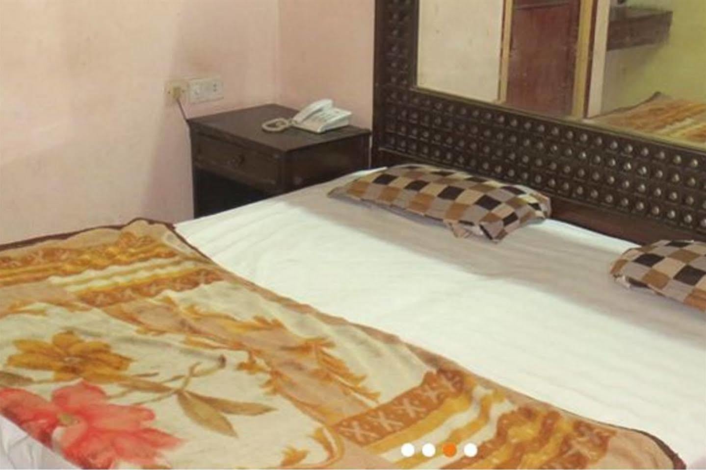 Hotel Krishna Palace New Delhi Luaran gambar